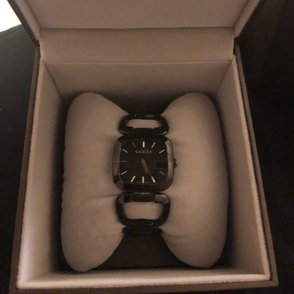 Gucci Bracelet Watch , In great condition like new - Picture 2 of 4